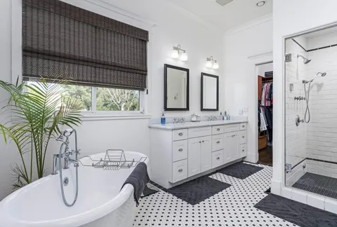 Bathroom Makeover: Budget-Friendly 10 Creative Ideas