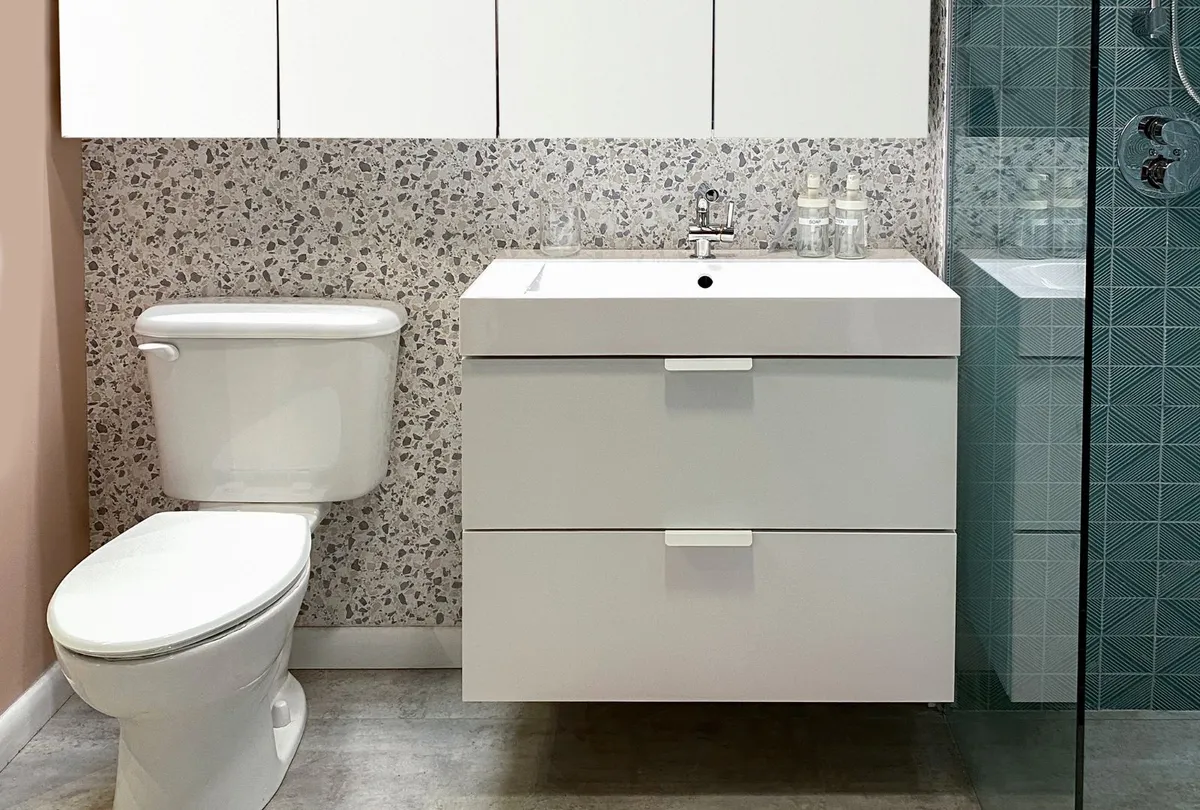 Bathroom floating vanity