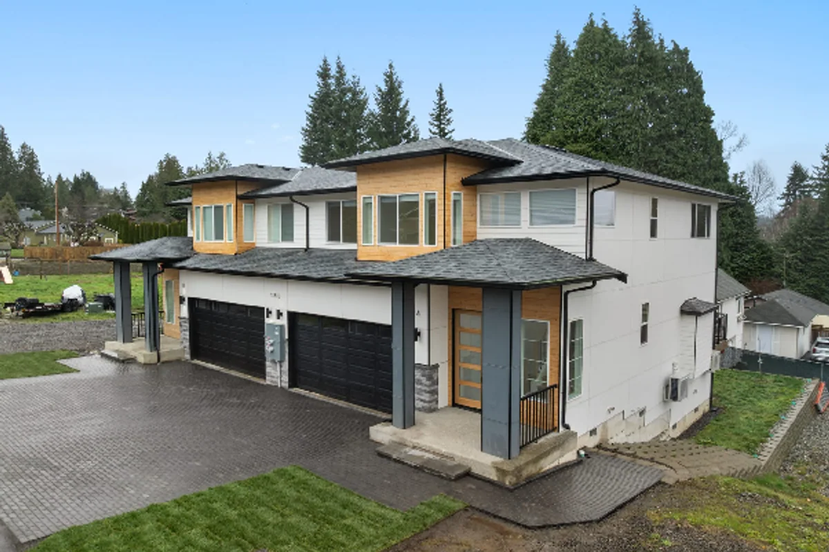 Custom multi-family duplex under construction in Lake Stevens, Washington